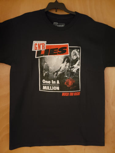 GUNS AND ROSES T-SHIRT BRAND NEW LARGE