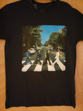 Load image into Gallery viewer, THE BEATLES TSHIRT BRAND NEW LARGE