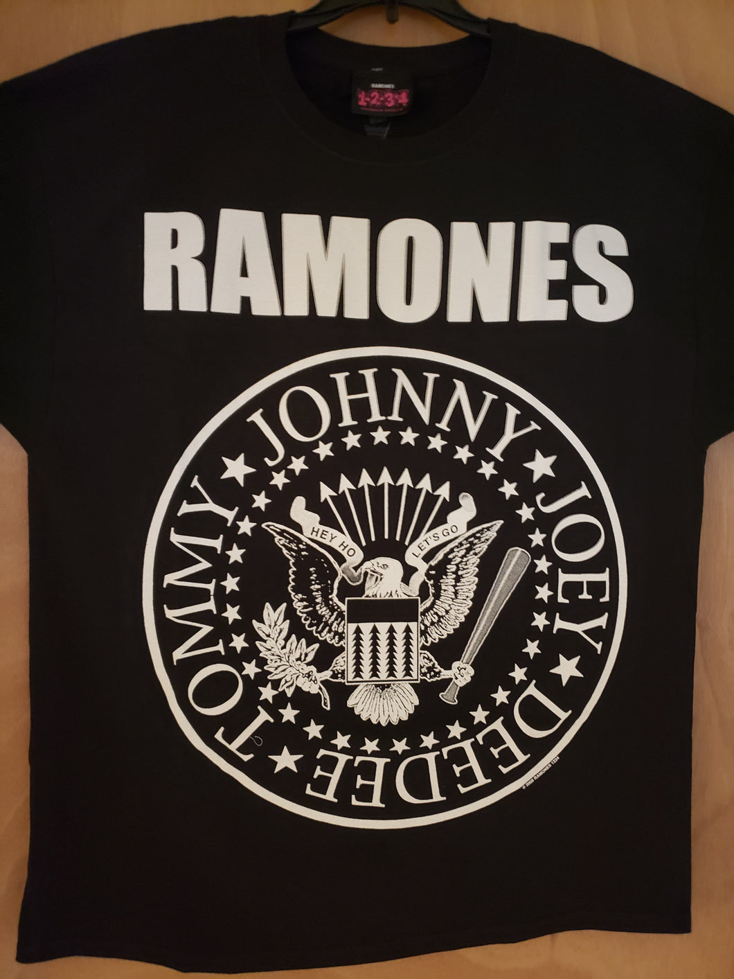 THE RAMONES T-SHIRT BRAND NEW  EXTRA LARGE