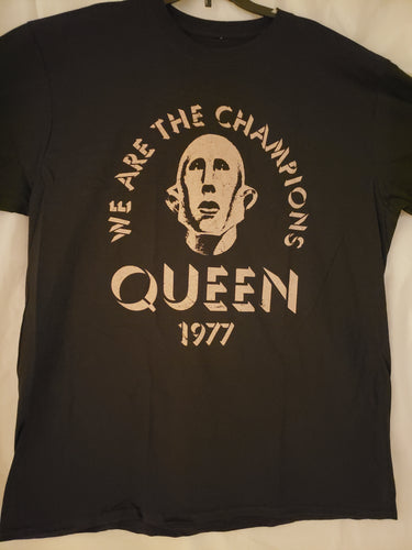 QUEEN T-SHIRT BRAND NEW LARGE